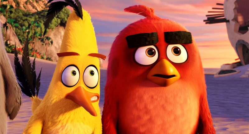 Chuck (Josh Gad) and Red (Jason Sudeikis) on the beach in Columbia Pictures and Rovio Animation's ANGRY BIRDS.