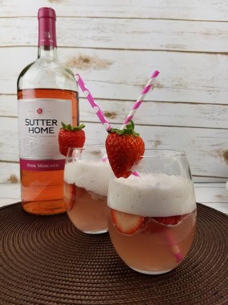 sutter home Pink Moscato Vanille Strawberry Float