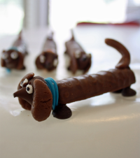 How-to-make-a-candy-dog-craft-with-kids