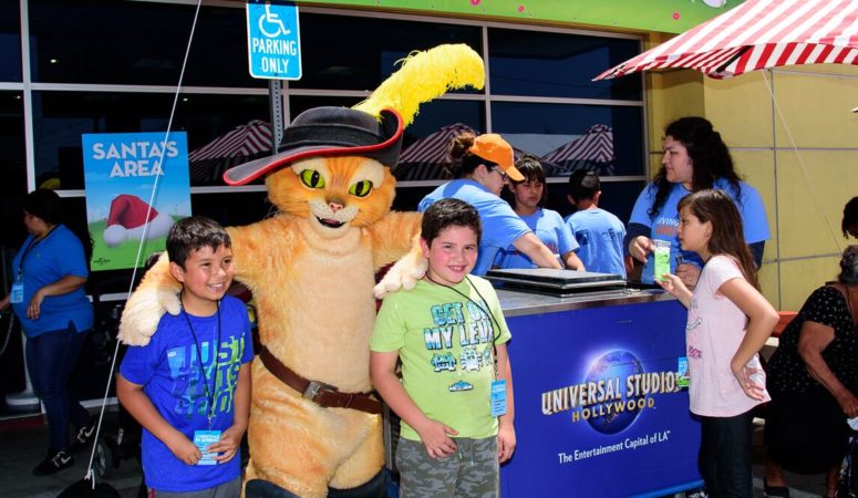 Universal Studios Hollywood Bring Heartfelt Holiday Cheer to 1,000 Low Income Families